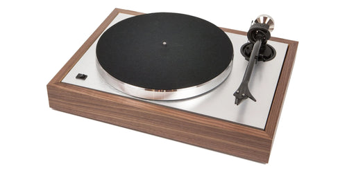 Pro-Ject - The Classic Turntable Walnut